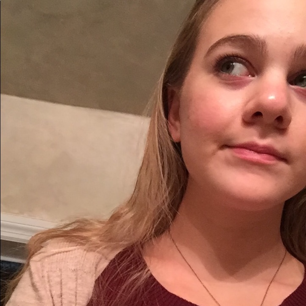 Meet your Posher, Hali